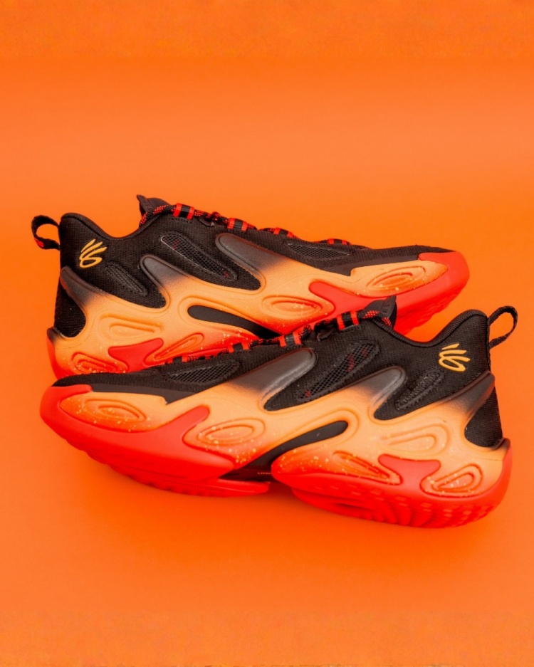 开云官网-库里监制的动画！《奇迹梦之队》与库里最后一代签名鞋的联名配色